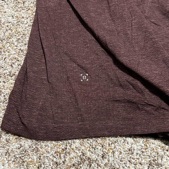 Men’s LuluLemon Large long sleeve shirt - Picture 3 of 3